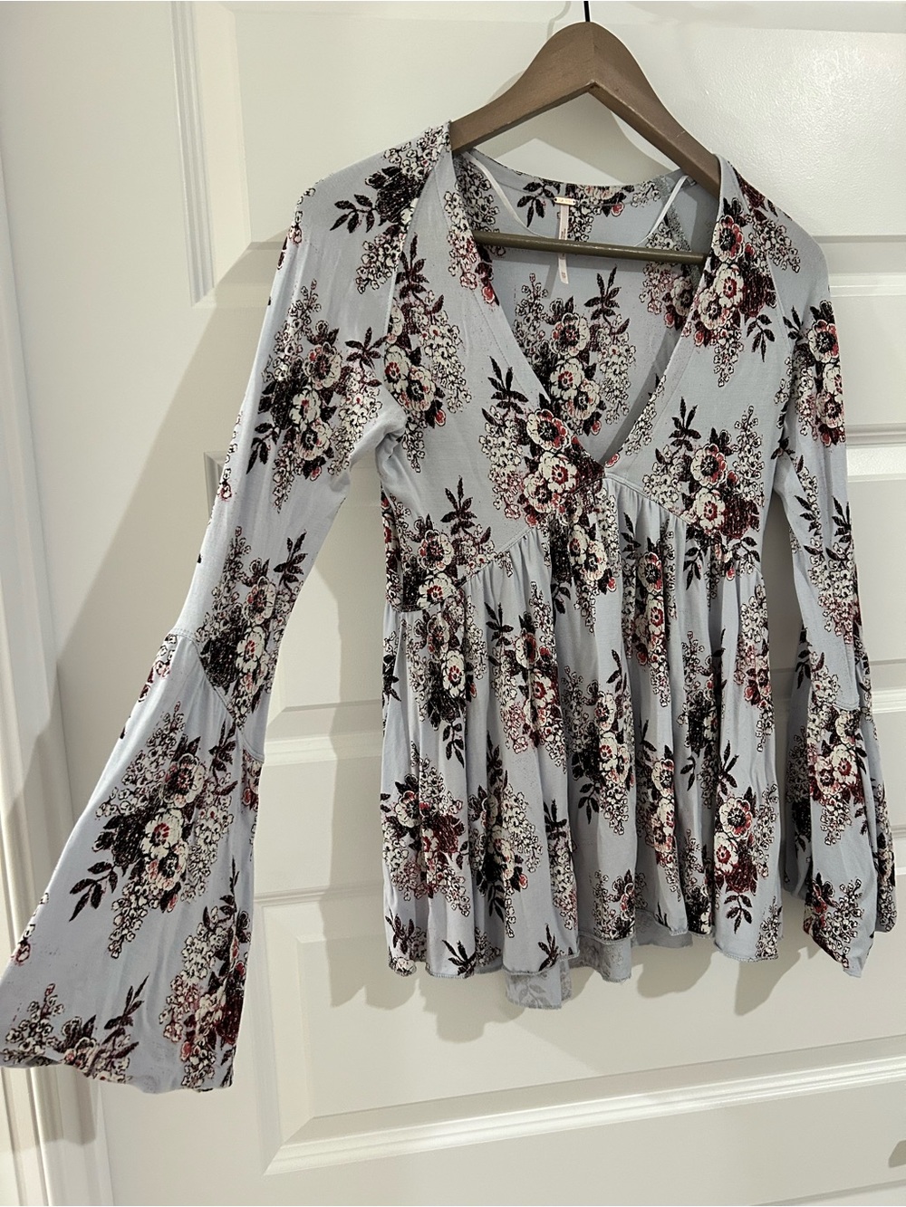 Free People Floral Bell Sleeve Top Size XS